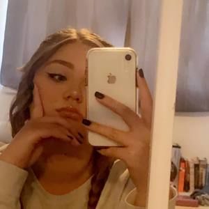 Meet your Posher, Destiny